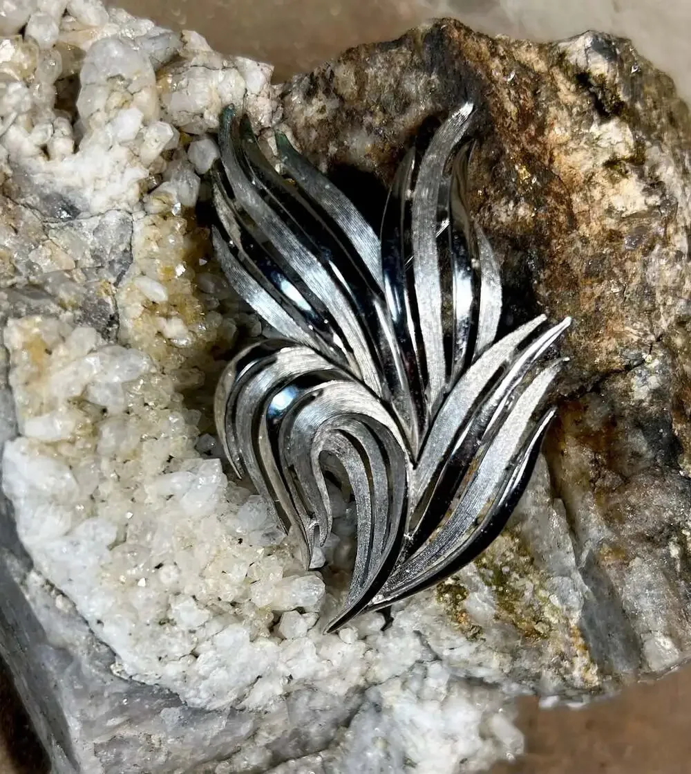 Trifari Silver Tone Brushed Feathers Vintage Brooch